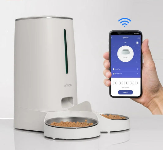 MealMinder smart feeder with 4L food storage for cats and dogs.