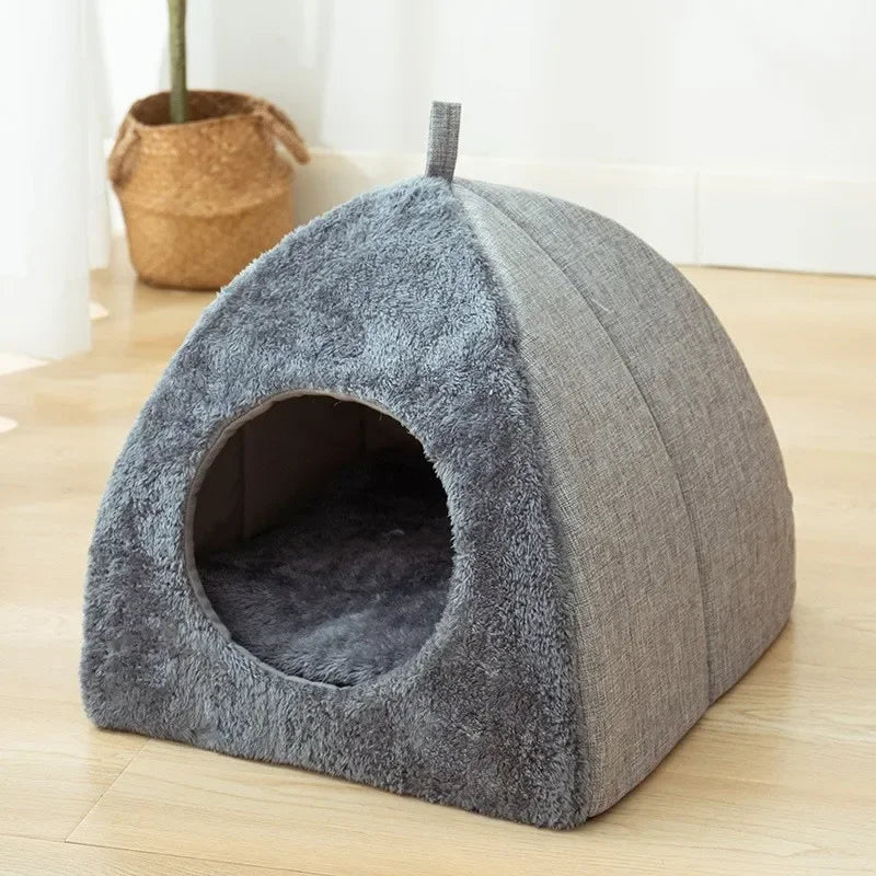 Comfortable enclosed cat bed house for kittens and small dogs