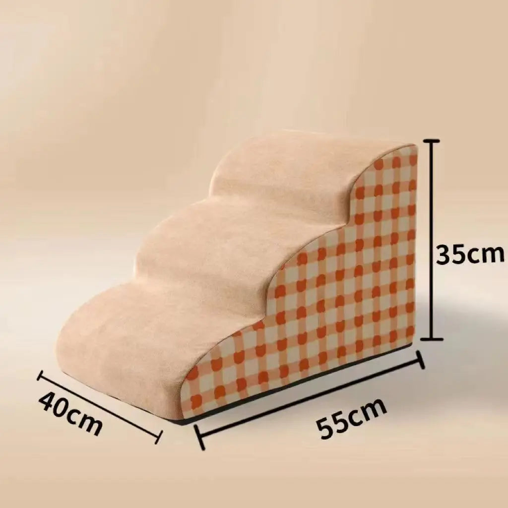 Heart-shaped cushion with checkered pattern and measurements on a beige background