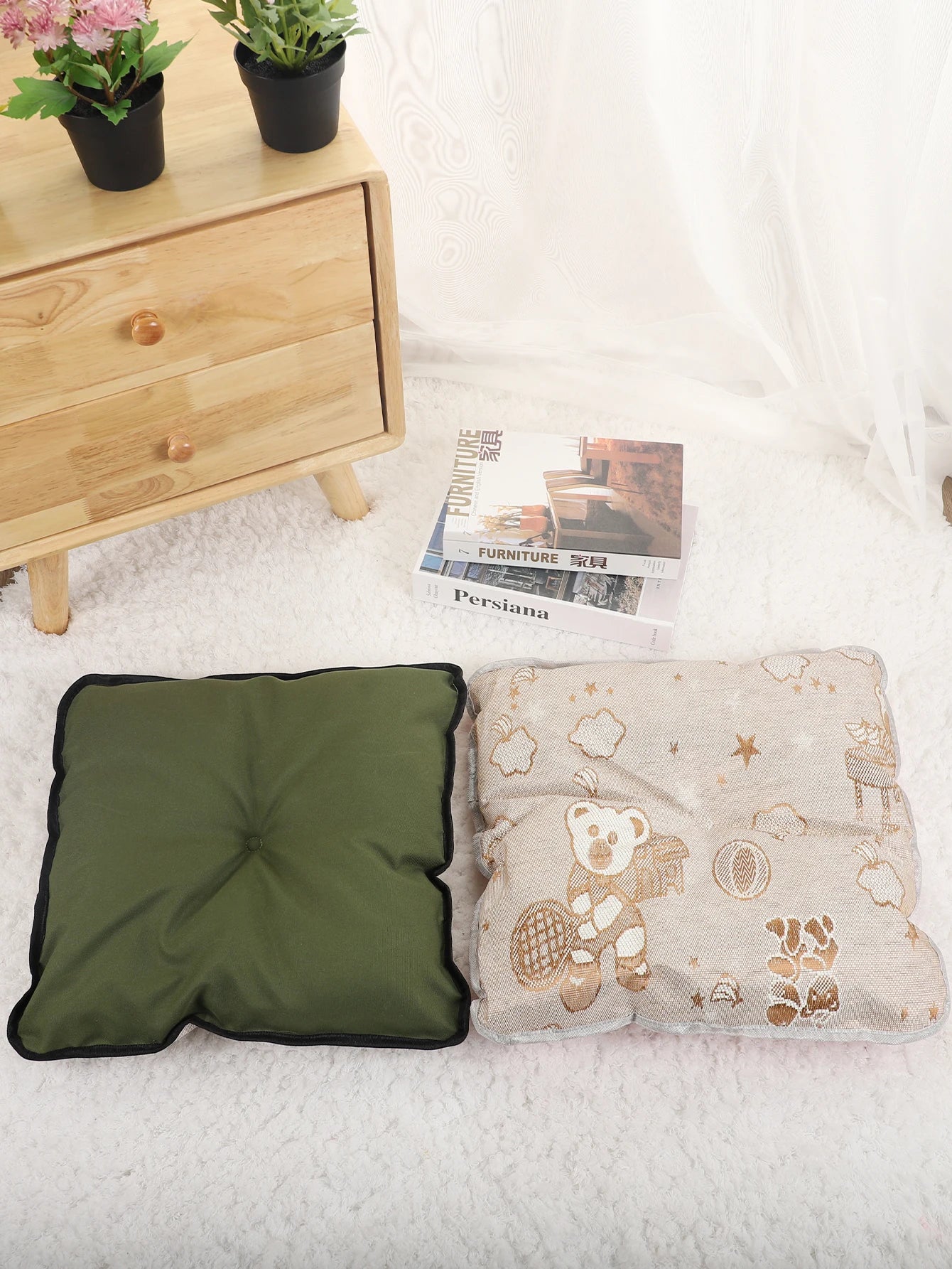 winter-cat-bed-warm-clamshell