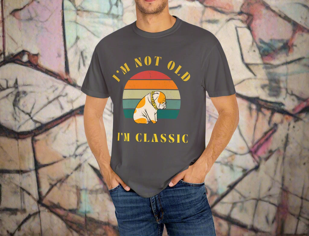 Vintage Dog Classic retro dog t-shirt in Graphite, design close-up