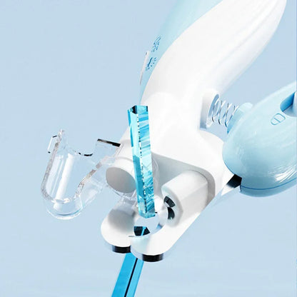 Non-slip ergonomic pet nail clipper handle close-up