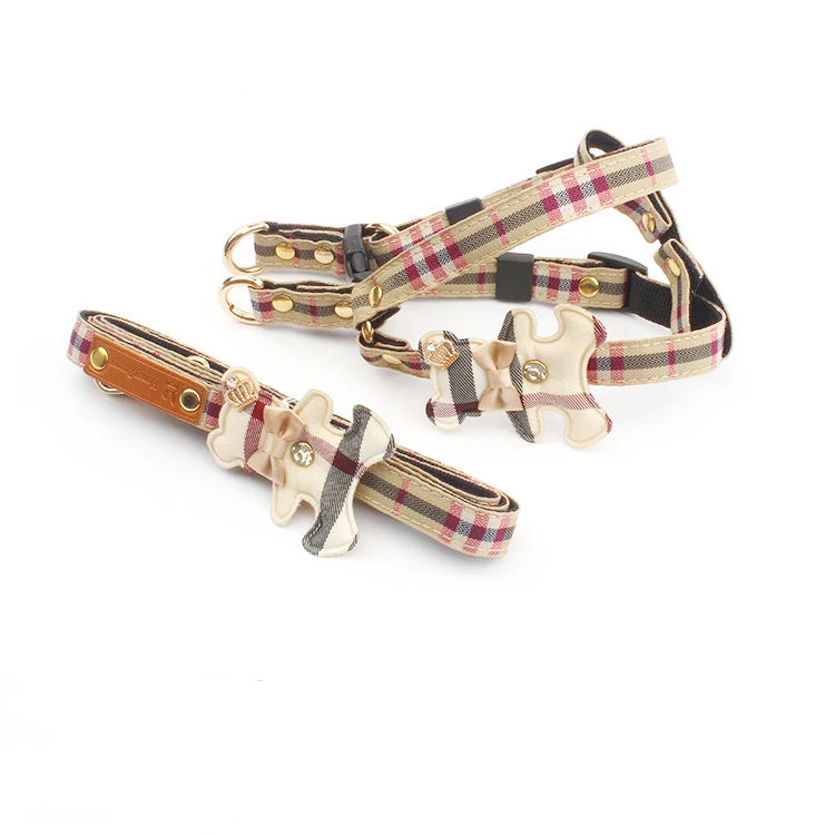 Size guide showing S M L for plaid harness and leash set
