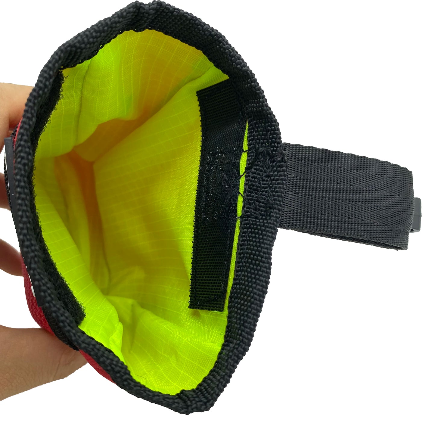 ScoutBag Dog Training Treat Bag — clipped to belt for hands-free carry — SniffWaggleNWalk