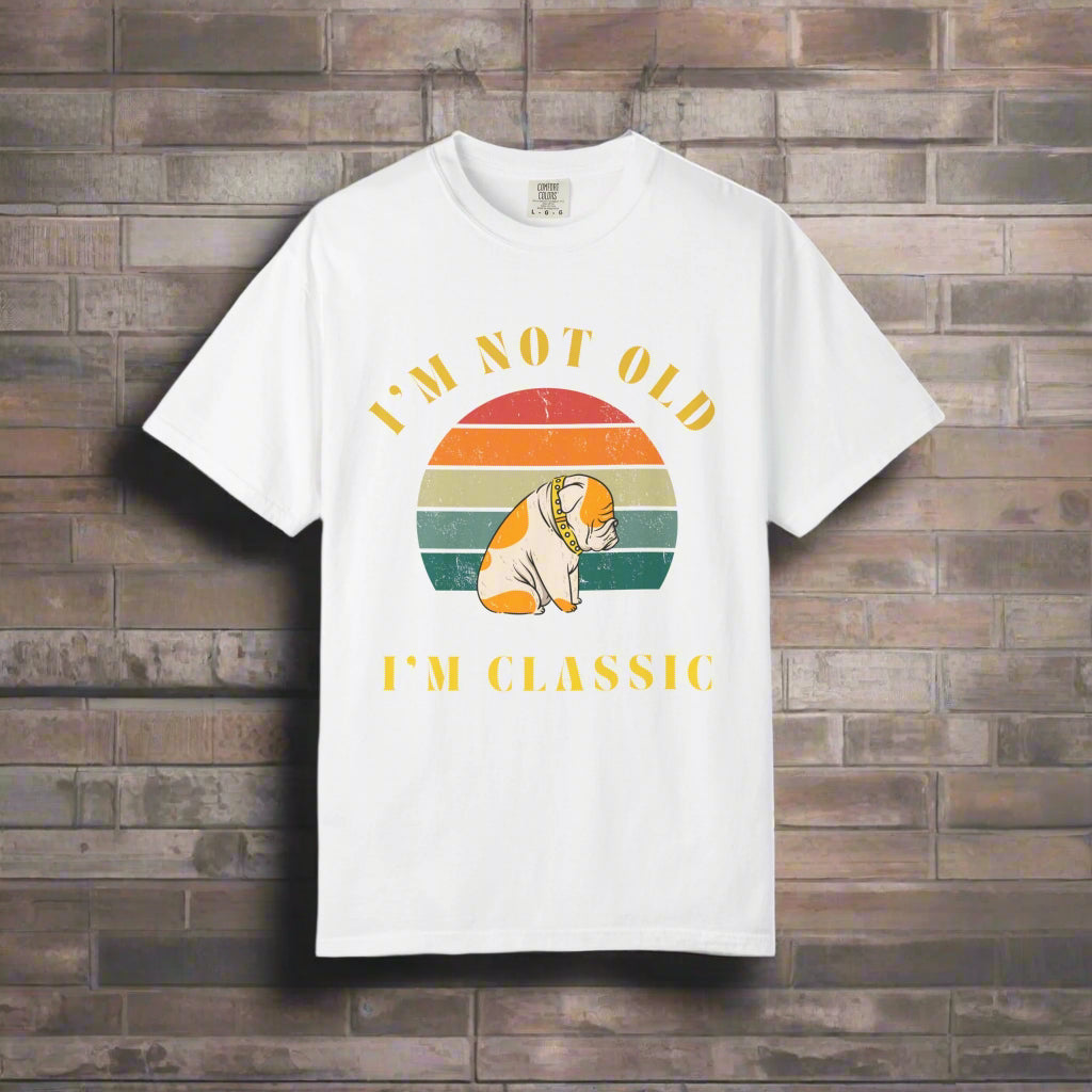 Vintage Dog Classic retro dog t-shirt in White, design close-up